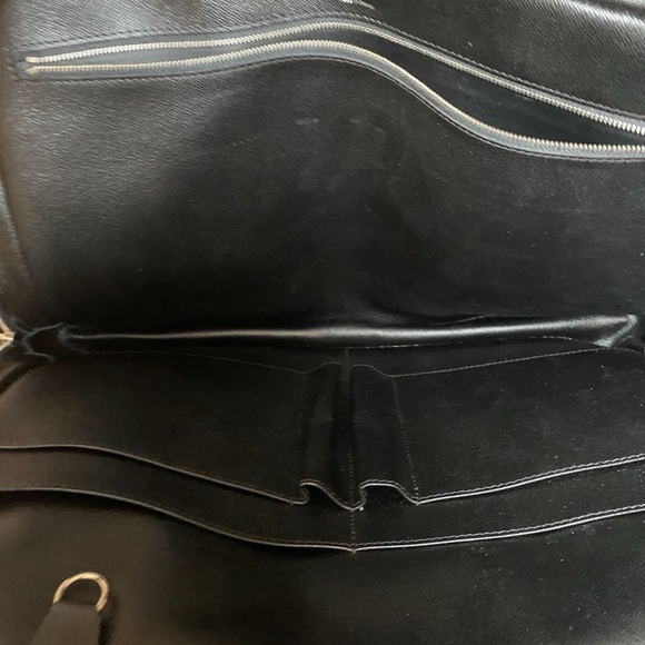 Authentic LOUIS VUITTON epi Porte bag - Picture 6 of 12